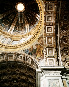 Inre vy av kupolen av Peterskyrkan (Basilica San Pietro) i Rom. Detalj. Startades av Michelangelo (Michelangelo) och avslutades av Giacomo della Porta och Fontana. Rom, Italien av Unbekannt
