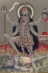 Kali: Hinduisk gudinna av tid, skapelse, förstörelse, våld och makt.