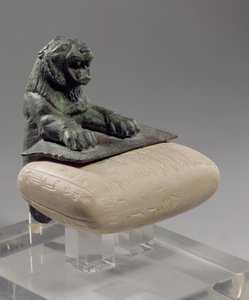 Lejon som håller en Hurrian foundation tablet, ca 2150 f.Kr av Unbekannt