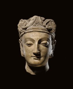 Monumental Gandharan Head of a Bodhisattva, 2:a-3:e århundradet av Unbekannt