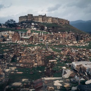 Osmanska slottet i Ayasuluk, Selcuk, Izmirprovinsen, Turkiet av Benjamin Baud