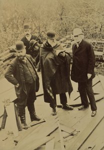 Philip Webb (1831-1915) Under byggandet av Röda huset, byggt för William Morris (s/v foto) av Unbekannt