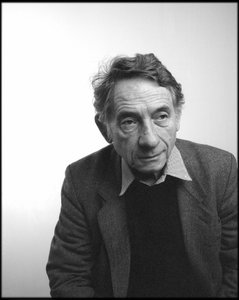 Fotograf Mario Dondero i Leemage studio 2004. av Unbekannt