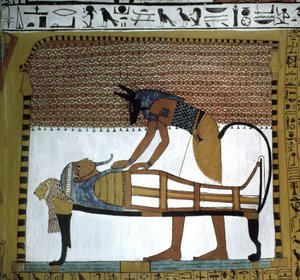 Hantverkares gravar. Sennedjem-mamma balsamerad av Gud Anubis, Deir El Medineh-platsen i Luxor, Egypten. Början av den 19:e dynastin.