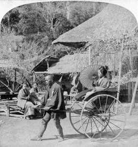 En morgontur i en jinrikisha-rickshaw, Sugita, Japan, 1896. av Underwood and Underwood