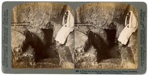 En grav med ingångsstenen rullad bort, Jerusalem, 1901 av Underwood and Underwood