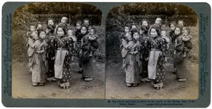 Storasystrar och småbröder i den uppgående solens land, Yokohama, Japan, 1904 av Underwood and Underwood