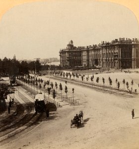 Det kejserliga vinterpalatset från Nevsky Prospect, St. Petersburg, Ryssland, 1897. av Underwood and Underwood