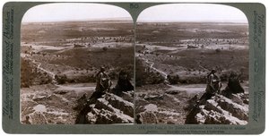 Jordanflodens slätt, sett från ruinerna av det antika Jeriko, Palestina, 1903. av Underwood and Underwood