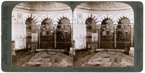 Den heliga klippan, där Temple Alter stod, Mount Moriah, Jerusalem, Palestina, 1900. av Underwood and Underwood