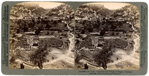 Kedrondalen och byn Siloam, utanför muren i Jerusalem, Palestina, 1896. av Underwood and Underwood