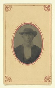 Utan titel (Porträtt av en skäggig man med hatt) av Unknown