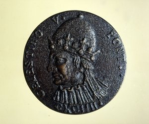 Celestin V (eller St Peter Celestin) (1215 - 1296) påven som flyttade. Medalj av Roms medaljkabinett. av Unknown artist