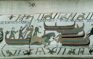 Erövra England av hertigen av Normandie Vilhelm Erövraren (1027-1087) 1066: Normandiska fartyg seglar på den engelska kusten. Hästen drar båten på korridoren. Detalj av Bayeuxtapet eller broderi av drottning Mathilde av Unknown artist