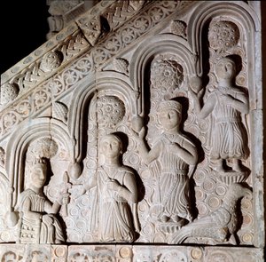 Kejsar Fredrik II av Hohenstaufen (1194-1250) representerade med sin familj Bas-relief en ambon från 1200-talet. Bitonto, katedralen av Unknown artist