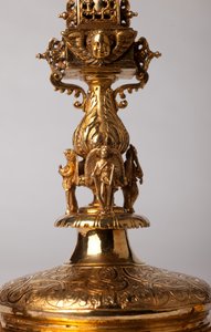 Relikviekors. Metallsmide med juveler. Ursprungsklostret (Saint-Amand Tournai, fd Elnone. 1500-talet. Detalj. av Unknown artist