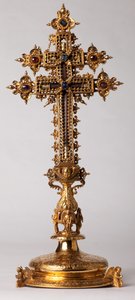 Relikviekors. Metallsmide med juveler. Ursprungsklostret (Saint-Amand Tournai, fd Elnone. 1500-talet. av Unknown artist