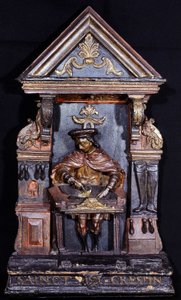 Skomakarskylt med inskriptionen i botten "" Saint Crespin"" - snidat trä av Unknown artist