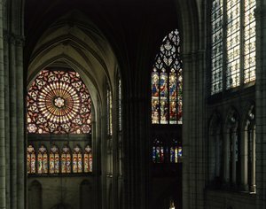 Fönster i målat glas och rosett av katedralen i Troyes av Unknown artist