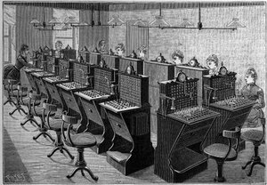 Telefoni i Sverige: rum på telefoncentralen i Stockholm. Gravyr i "" Nature: granskning av vetenskaperna och deras tillämpningar på konst och industri "" av 23 mars 1889. av Unknown artist