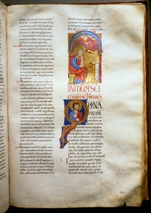Evangeliet om Sankt Lukas representerar med tjuren Page en upplyst bibel (Ms.721-Foglio 223r.) från början av 1100-talet. Dämpa. 52,5x36 cm Rom, Biblioteca Casanatense av Unknown artist