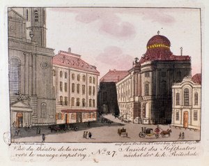 Utsikt över teatern och innergården mot den kejserliga manegen i Wien, Österrike. Gravyr från 1815 privatsamling av Unknown artist