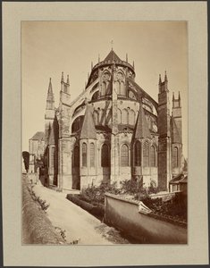 [Bourges katedral, absiden] av Unknown artist