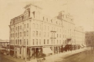 Bussell House (Ottawa) av Unknown artist