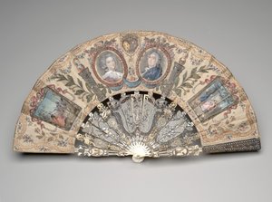 Vikbar solfjäder med porträttmedaljonger av Marie Antoinette och Louis XVI, efter 1786 (gouache och akvarell på dubbla sidenblad, mässing, silver, metalltråd, elfenben, förgyllning, silverfolie och ädelstenar) av Unknown artist