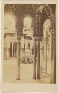[Interiörvy av pelare, Alhambra] av Unknown artist