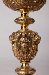 Metallsmide. Bägare. Gåva av kanon A. Le Vaillant de la Bassarderie, dekanus för katedralkapitlet 1726 till 1758. 1700-talet. Detalj. av Unknown artist