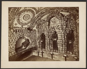[Ossuarium i en kapucinkyrka i Rom] av Unknown artist