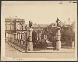 [Petit Sablon-torget, Bryssel] av Unknown artist