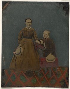 [Porträtt av ung pojke och flicka] av Unknown artist
