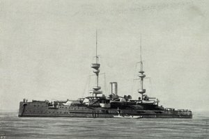 Engelska slagskeppet Ocean, sänkt under slaget vid Dardanellerna den 18 mars av Unknown photographer