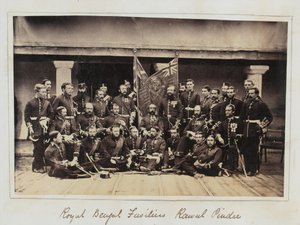Medlemmar av 101st Regiment of Foot (Royal Bengal Fusiliers) vid Rawalpindi av Unknown photographer