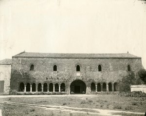 Palazzo della Ragione, Pomposa abbey, Emilia-Romagna, Italia, ca 1890swed av Unknown photographer