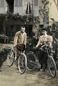 Pierre och Marie Curie i sin trädgård av Unknown photographer