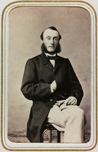 Porträtt av en man, carte de visite; i underlaget finns uppgiften "Robert Ditzinger (1826-1891)" av Unknown photographer