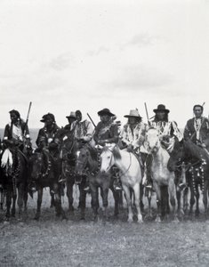 Prairie Indians, Kanada, sent 1800-tal. av Unknown photographer