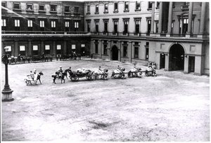 Drottning Victoria lämnar Buckingham Palace, Diamond Jubilee, 22 juni 1897 (s/v foto) av Unknown photographer