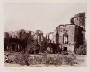 The Residency Lucknow, ca 1885 (sepiafoto) av Unknown photographer