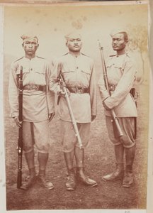 Tre soldater från 4:e Gurkha (gevärs) regementet av Unknown photographer
