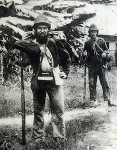 Två soldater från Tonkins landsbygd 1883. av Unknown photographer