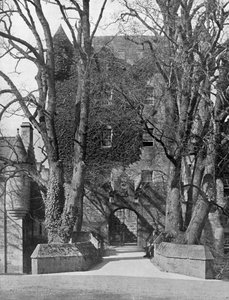 Drawbridge, Cawdor Castle, Skottland, 1924-1926