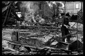 Rivning av den centrala marknaden i Paris i augusti 1971 (svart/vitt foto)