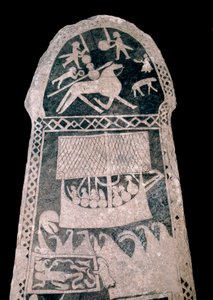 Viking: Runsten från Gotland (Sverige) föreställer en vikingadågande drakkar, 700-tal - Musee regional de Visby, Sverige - Runsten föreställande ett vikingatågskepp, 800-tal - Visby regionmuseum, Sverige