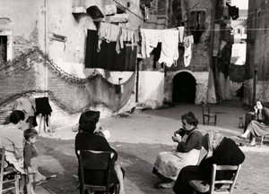Gatan i Chioggia (svartvitt foto) av Vincenzo Balocchi