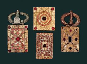 Metallörhängen dekorerade med guld och granat, 700-talet (guld och granat) av Visigothic