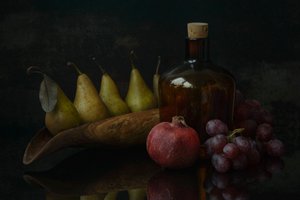 Mörkt fruktstilleben av Vladimir Pavlovskyy